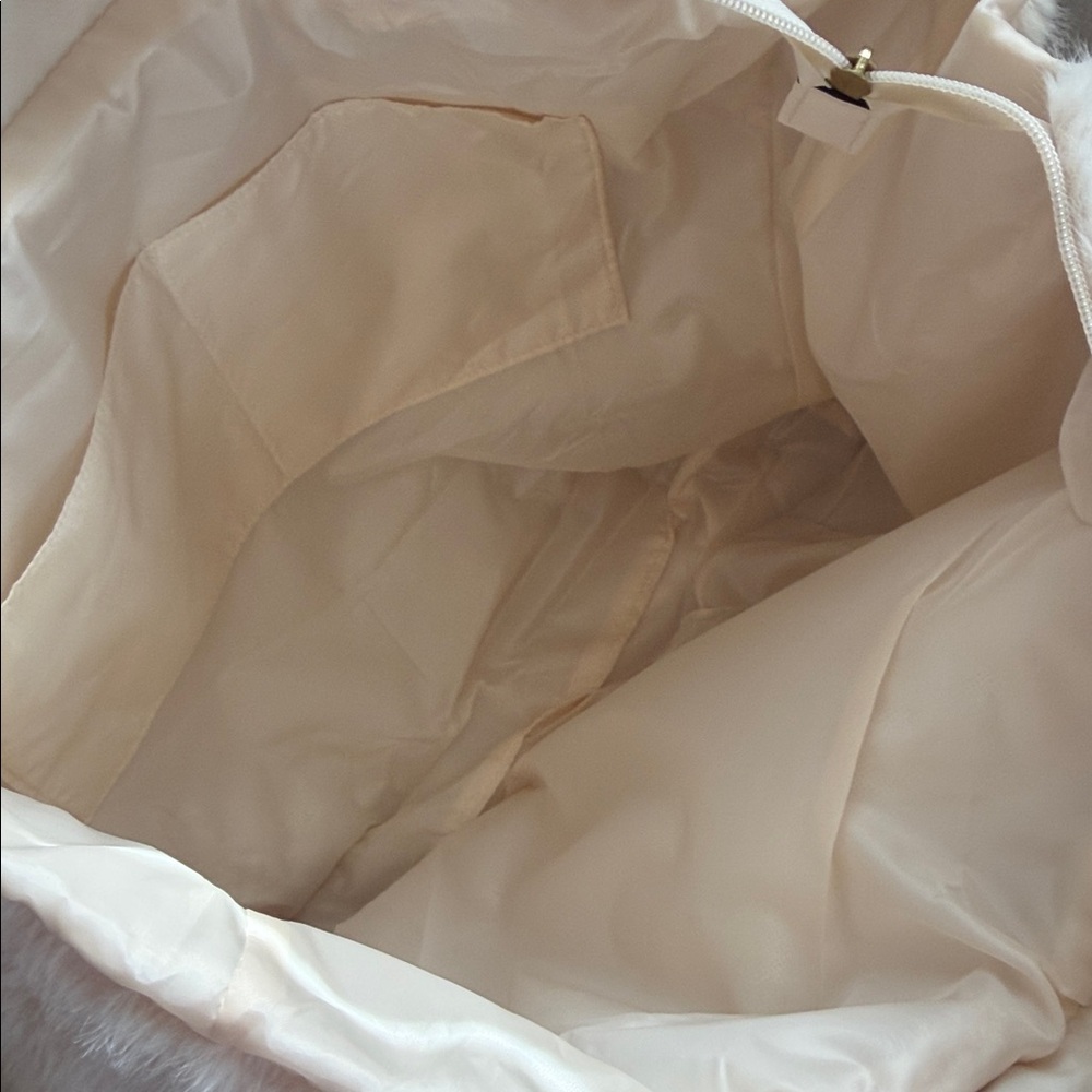 NWT Victoria’s Secret Plush Faux-Fur Tote Bag in Light Beige Limited Edition - Picture 6 of 6